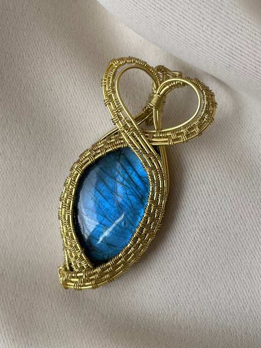 “Third Eye Guardian” Beautiful Handmade Wire Wrapped Labradorite AAA Grade Pendant