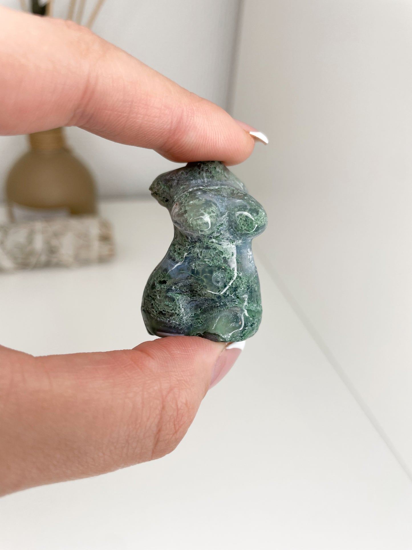 Small Moss Agate Curvy Lady Goddess Carvings